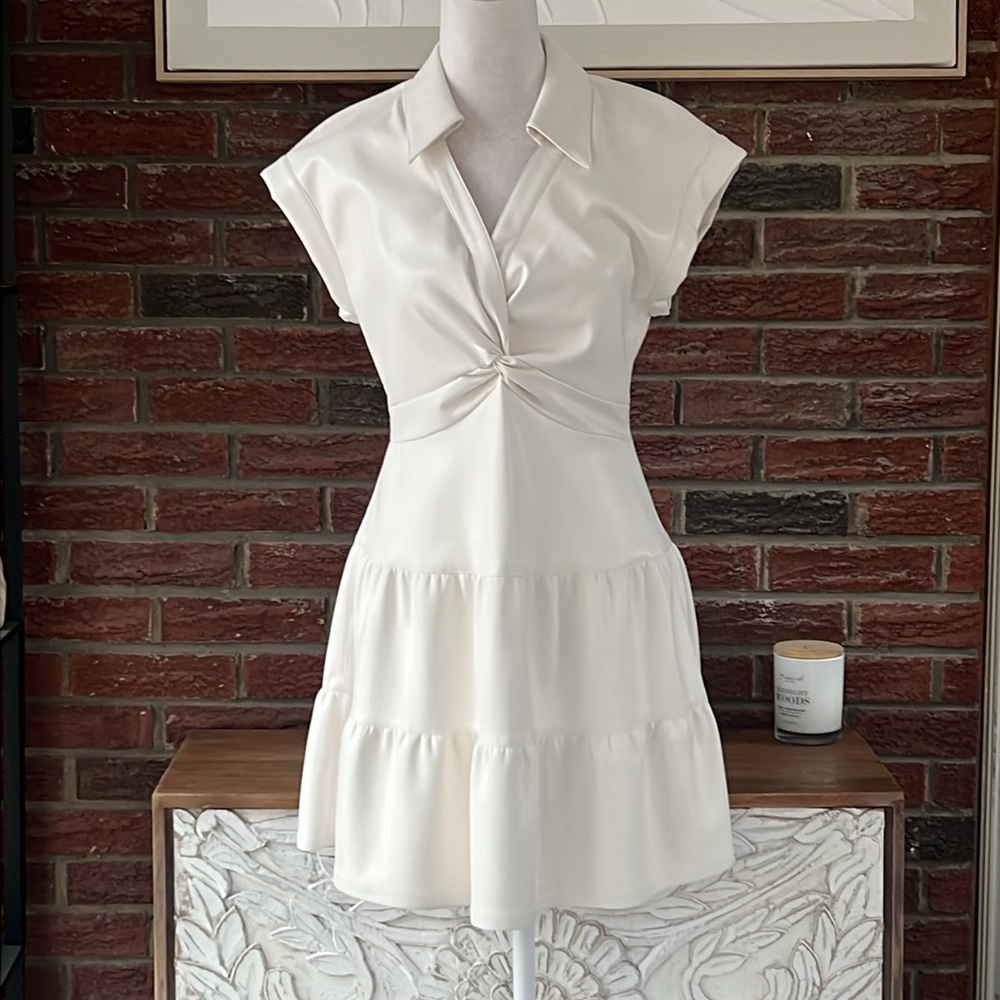 Alice + Olivia Mila Vegan Leather Twist-Front Mini Dress Size 4 NWT - Picture 4 of 8